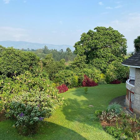 Koi Koi, Fort Portal Kasusu Dış mekan fotoğraf